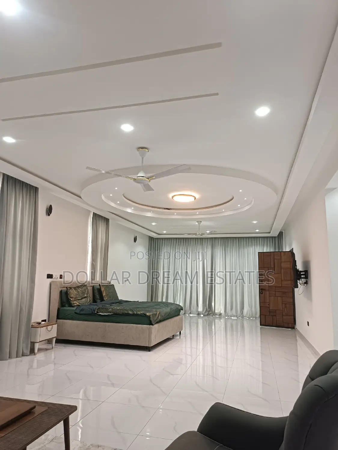 6bdrm House in East Legon for sale