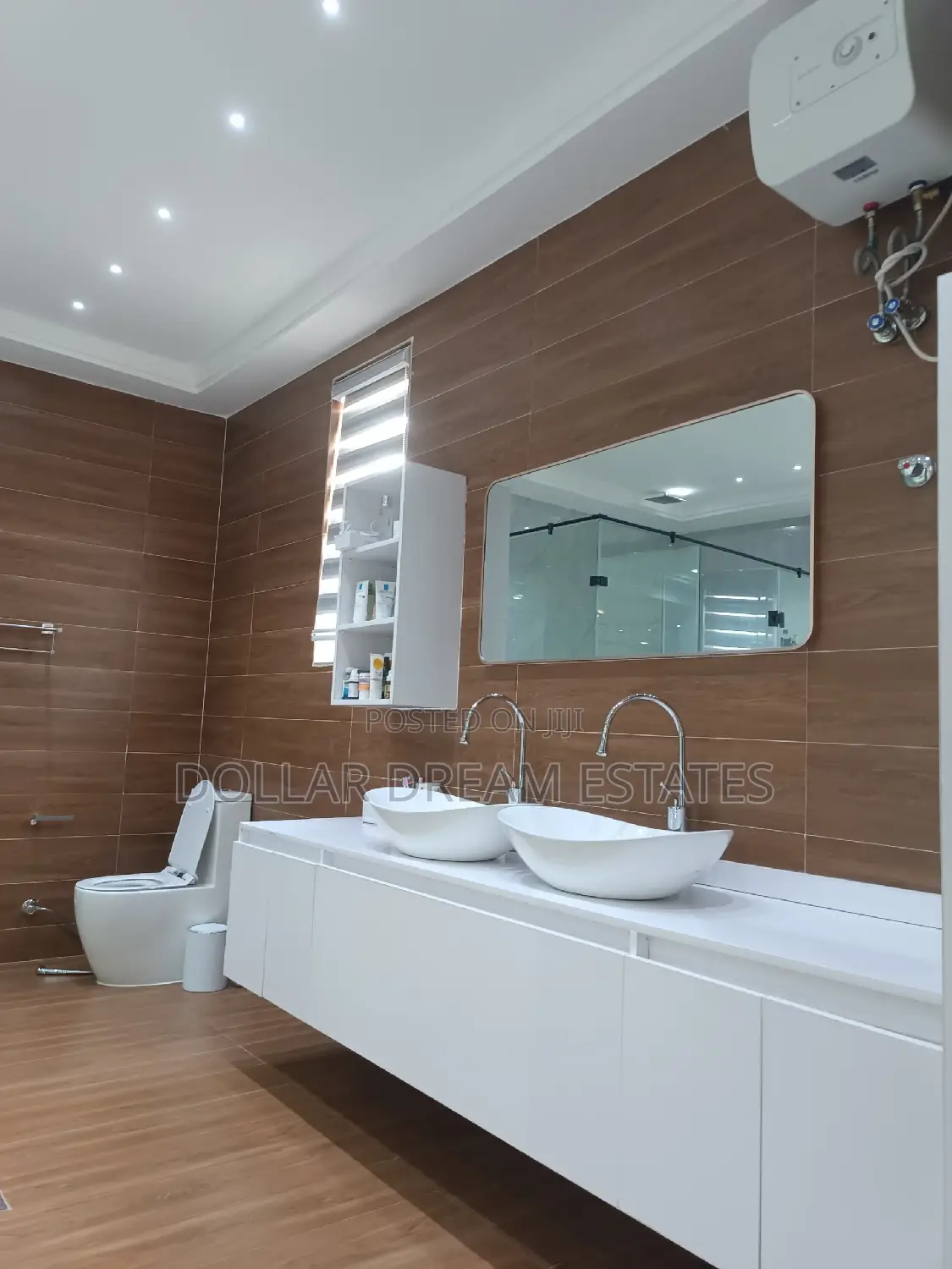 6bdrm House in East Legon for sale
