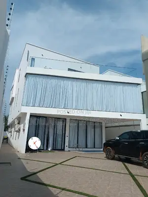 6bdrm House in East Legon for sale