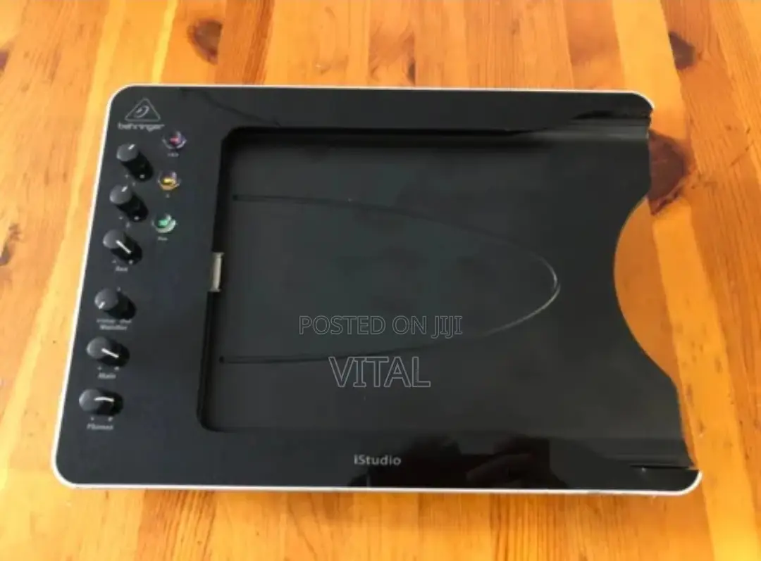 Mobile Studio Behringer Is202