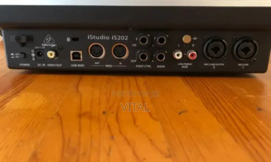 Mobile Studio Behringer Is202