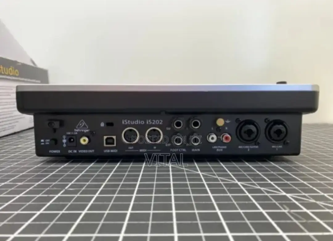 Mobile Studio Behringer Is202