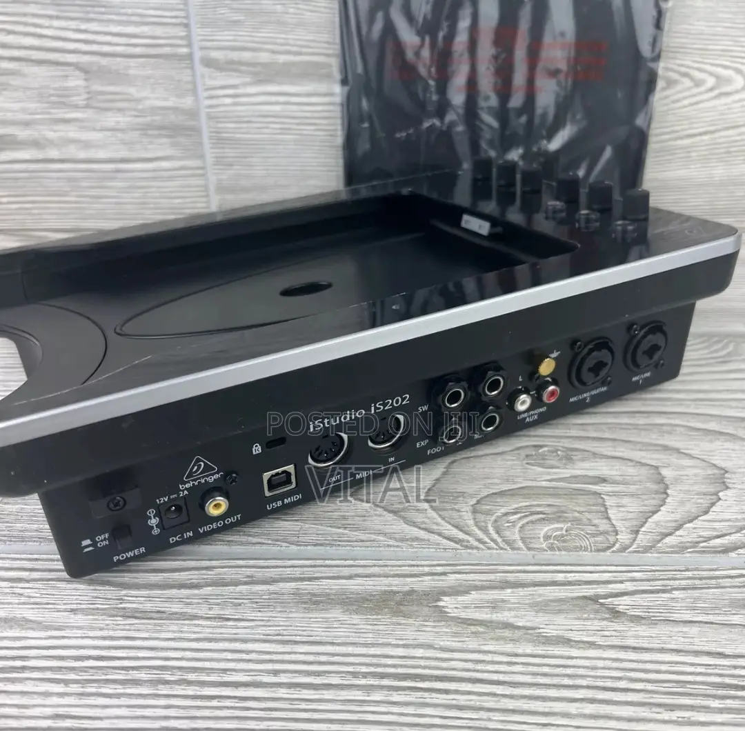 Mobile Studio Behringer Is202