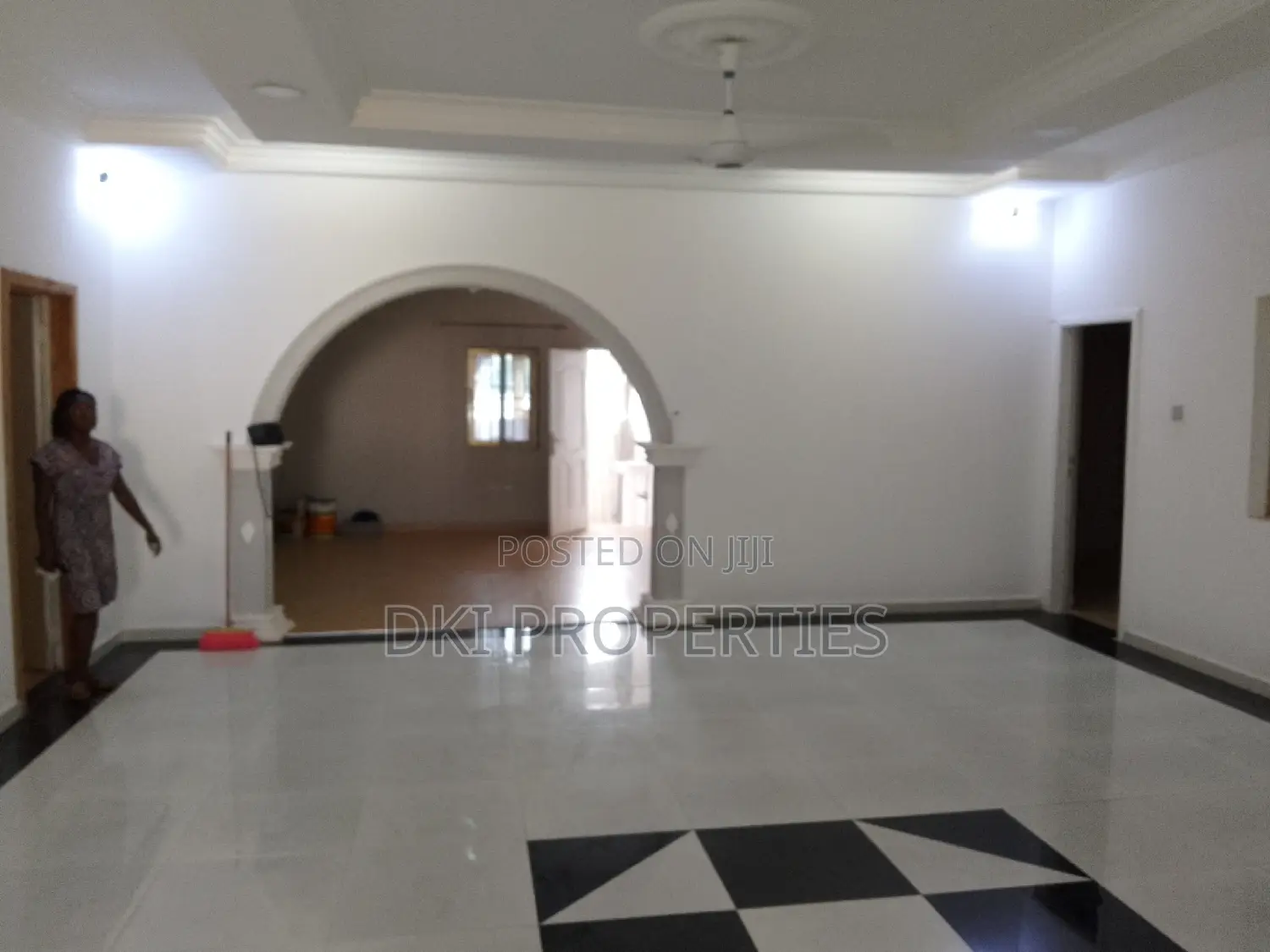 4bdrm House in Dki Properties, Valley View Area for sale
