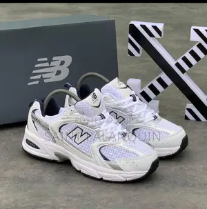 New Balance Sneaker