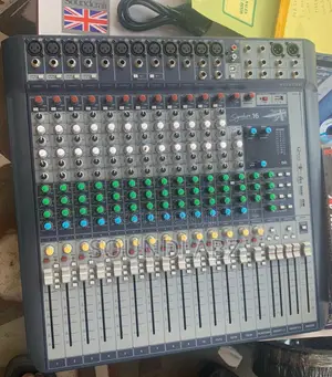 Soundcraft Signature 16 16-channel Mixer Lexicon Effects