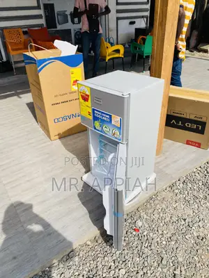 Fabulous Nasf2-120 Double Door Nasco Table Top Fridge.