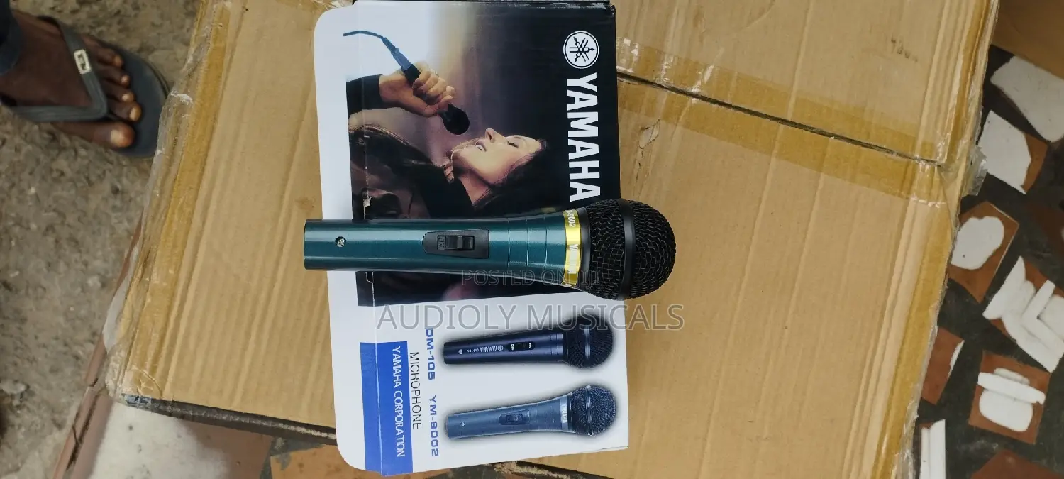 Yamaha DM-105 Cord Microphone