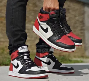 Nike Air Jordan 1 High Bred