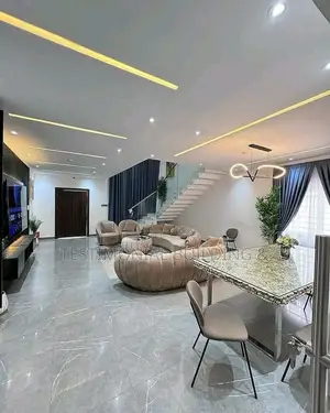 Furnished 4bdrm House in Testimonial Building, School Junction