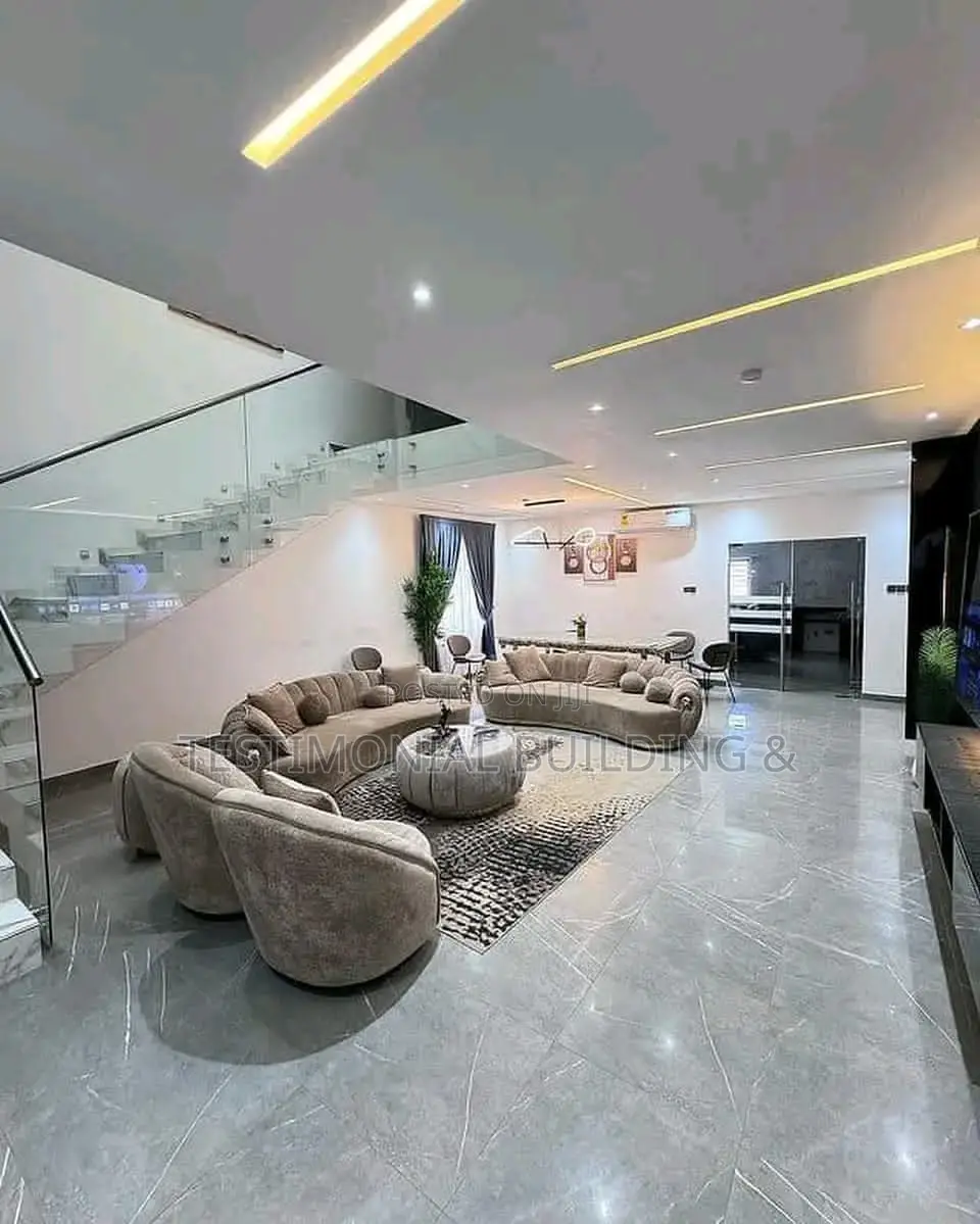 Furnished 4bdrm House in Testimonial Building, School Junction