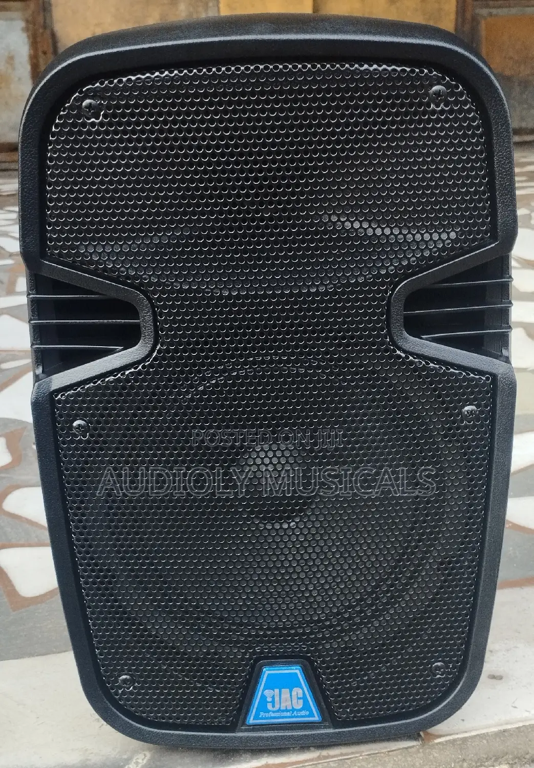 JAC 8inches Bluetooth Speaker With One Microphone and Strap