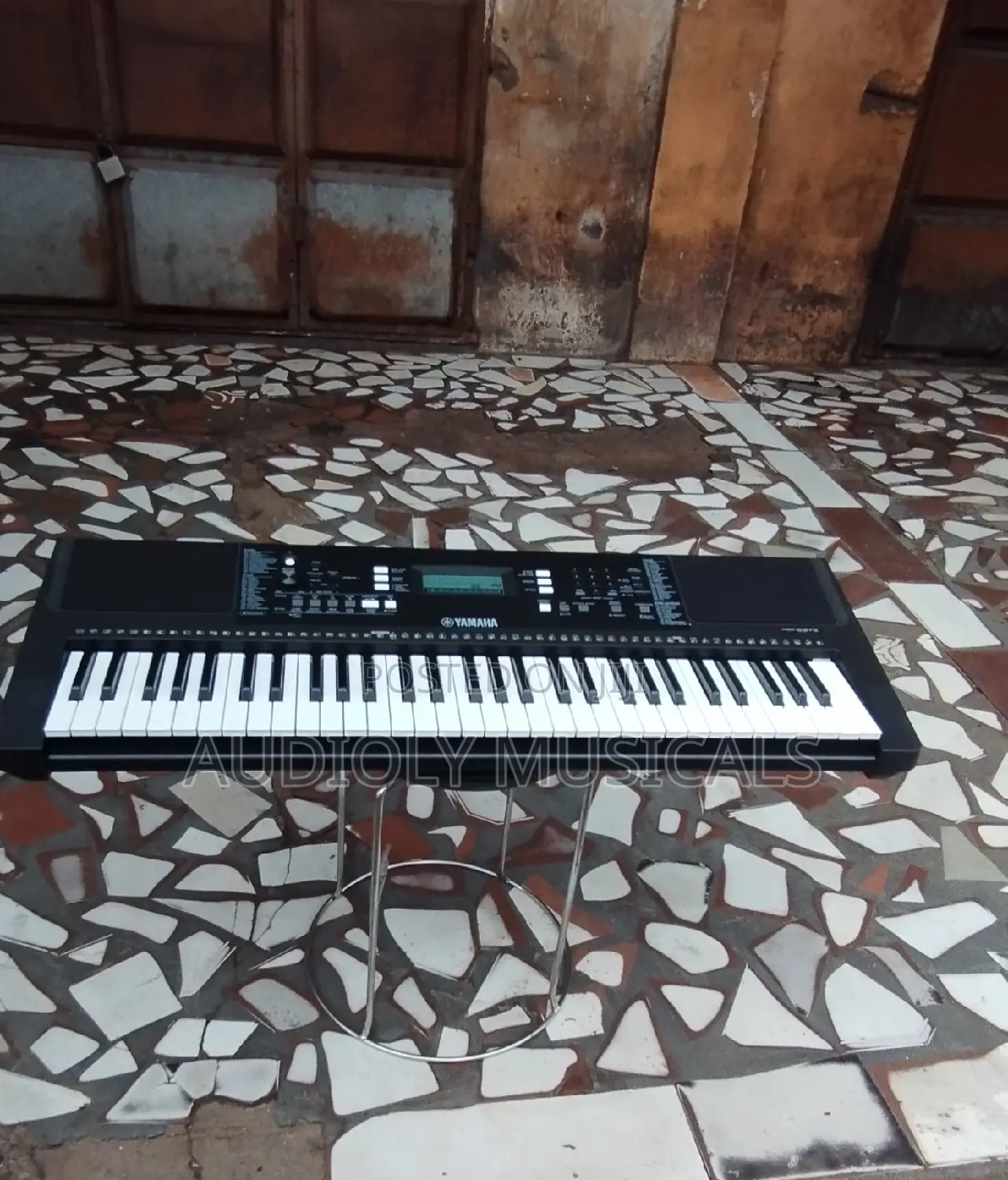 Yamaha PSR-E373 61-Key Touch-Sensitive Portable Keyboard
