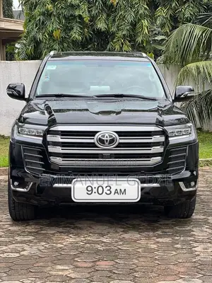 Toyota Land Cruiser Prado / V8
