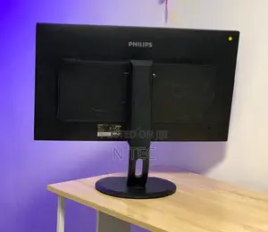Philips 32-Inch QHD Monitor ()