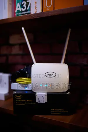 Universal S20 CAT4 Router With Its Power-Bank
