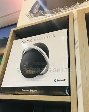 Onyx Studio 8 Black Wireless Bluetooth Harman Kardon