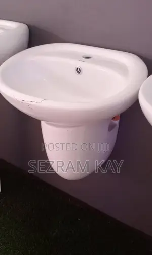 Short Pedestal Wash Hand Basin