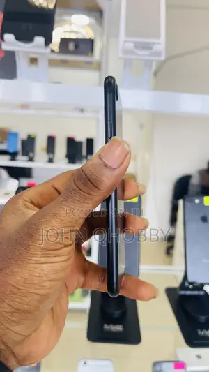 Apple iPhone 7 32 GB Black