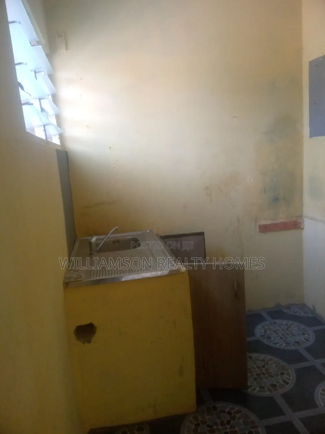 1bdrm Apartment in Community 18 Area, Spintex for rent