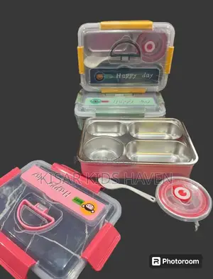 4 Compartment Lunch Pack With a Small Bowl