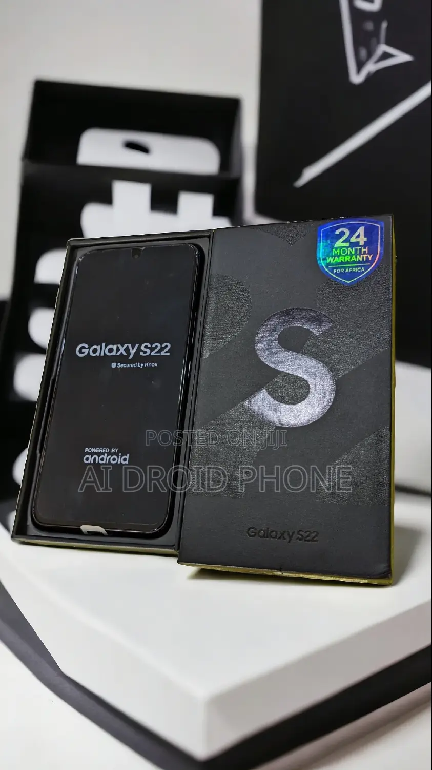 New Samsung Galaxy S22 5G 256 GB Gold