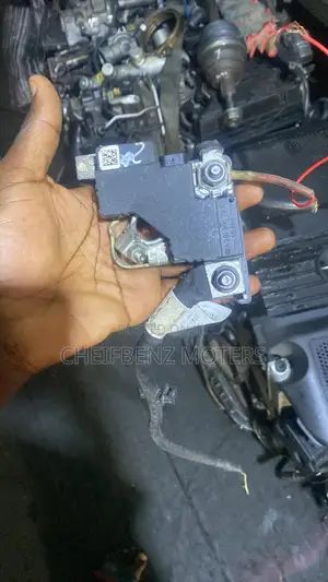Mercedes Benz C300 Battery Terminal and Parts