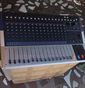 Yamaha Kv160 16-Channel Powered Mixer