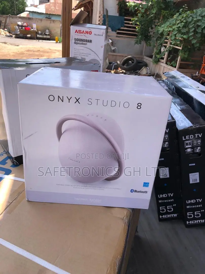 Gold Bluetooth Wireless Harman Kardon Onyx Studio 8 Speaker