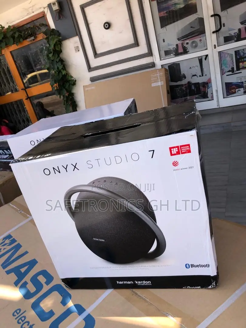 Black Onyx Studio 7 Bluetooth Harman Kardon Speaker