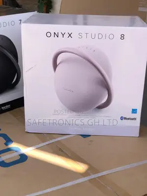 Wireless Onyx Studio 8 Gold Harman Kardon Speaker