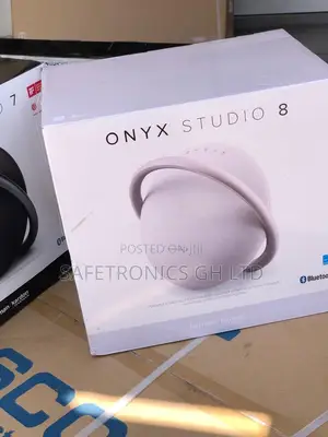 Gold Bluetooth Harman Kardon Onyx Studio 8 Wireless