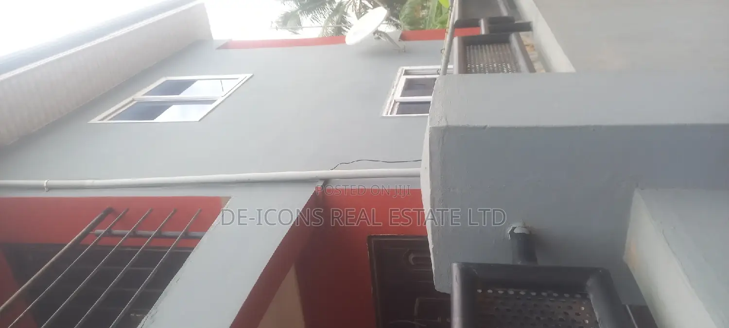 2bdrm Duplex in De-Icons Real Estate, Awutu Senya East Municipal