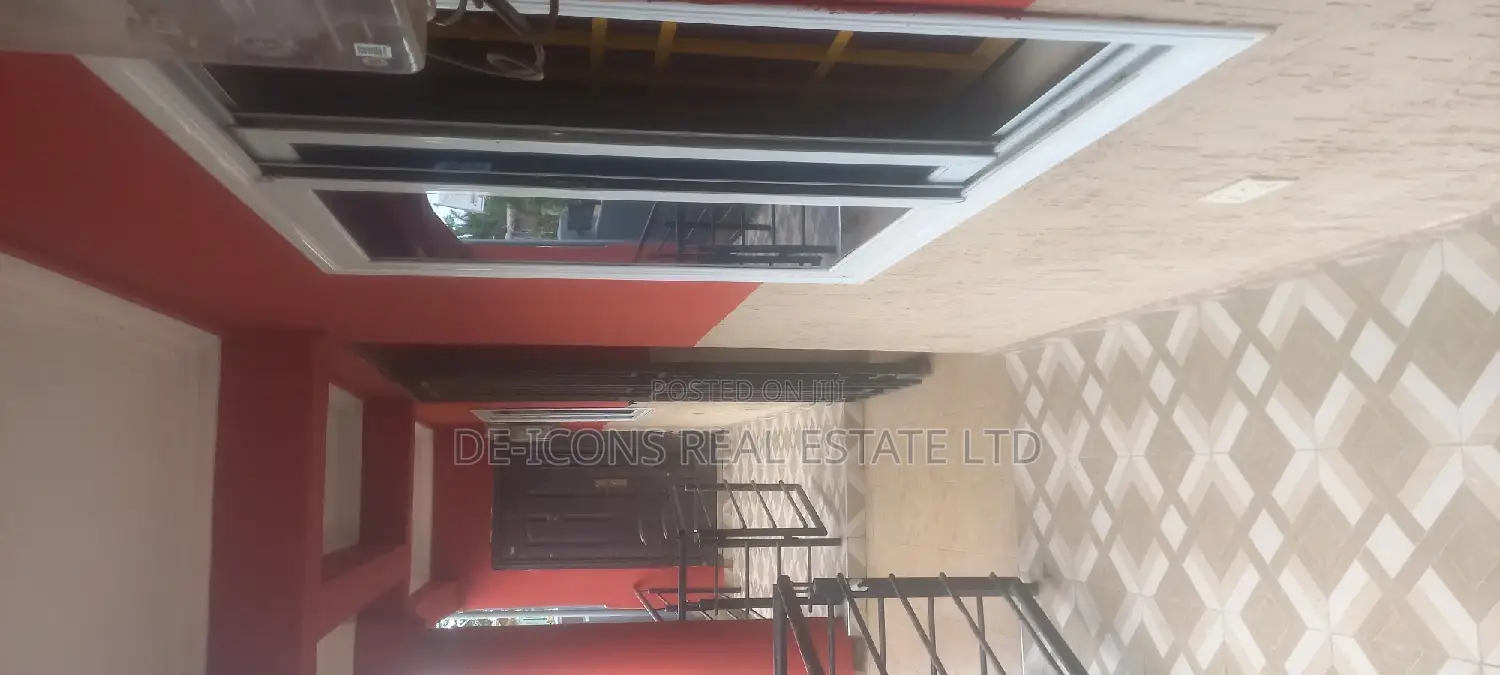 2bdrm Duplex in De-Icons Real Estate, Awutu Senya East Municipal