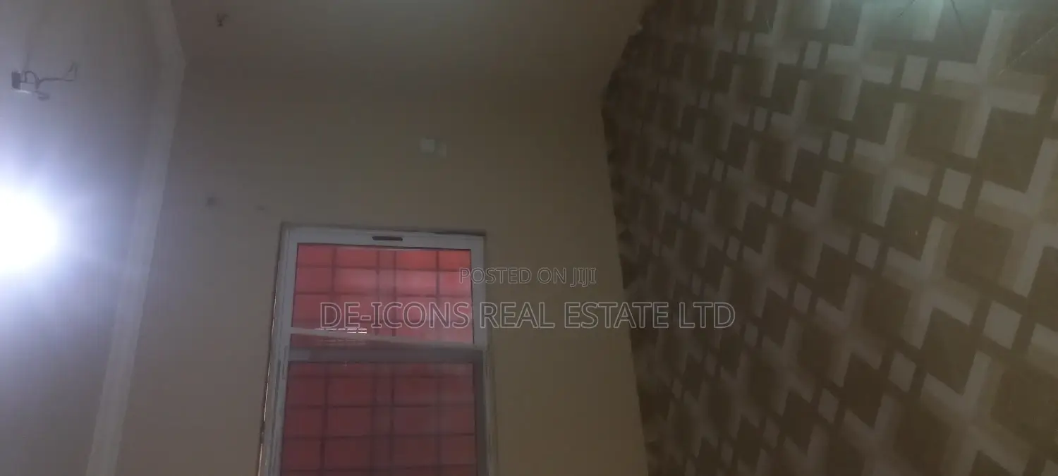 2bdrm Duplex in De-Icons Real Estate, Awutu Senya East Municipal