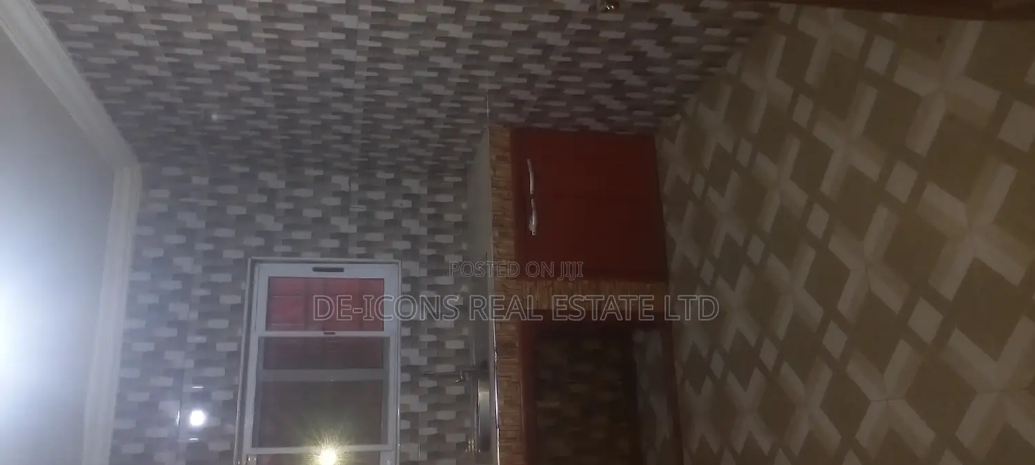 2bdrm Duplex in De-Icons Real Estate, Awutu Senya East Municipal
