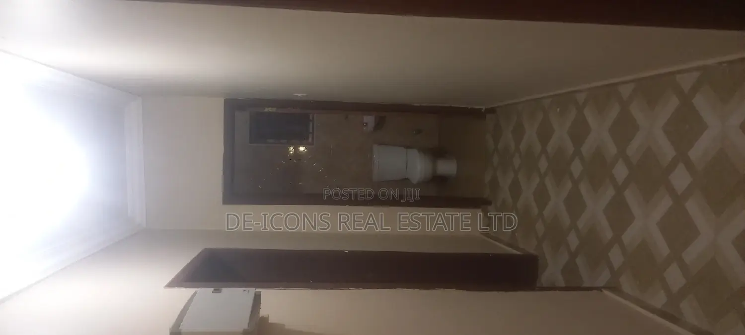2bdrm Duplex in De-Icons Real Estate, Awutu Senya East Municipal