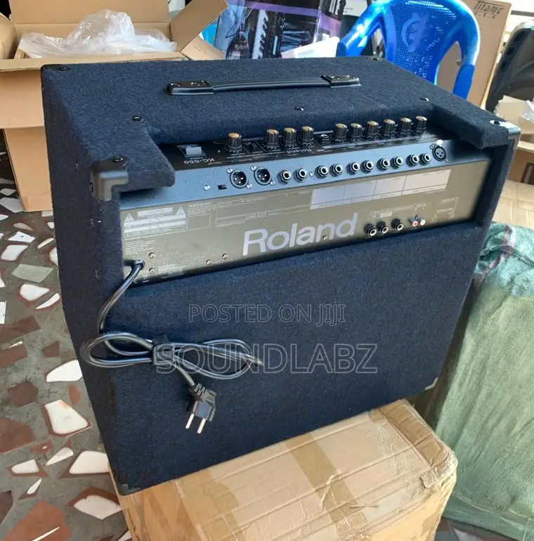 Roland Kc-550 4-channel 180-watt 1x15" Keyboard Combo