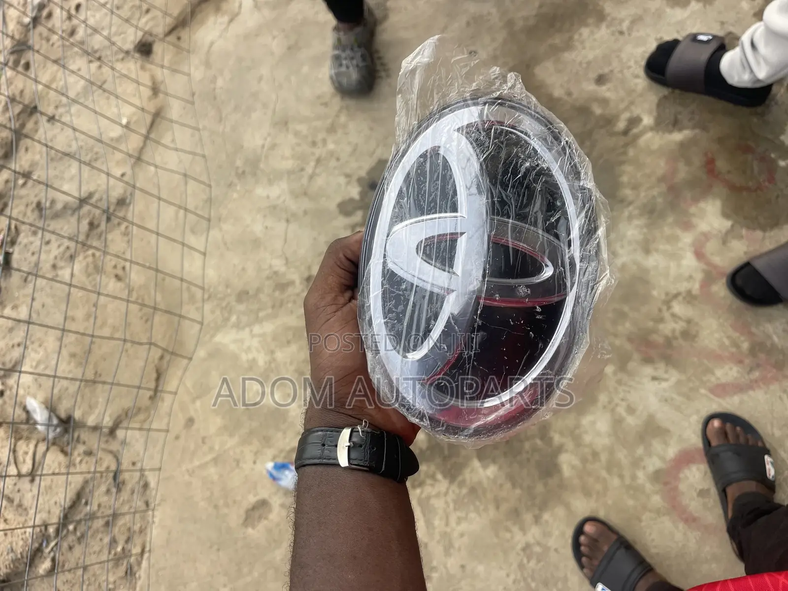 Toyota Highlander Tundra Tacoma Glass Crown Logo
