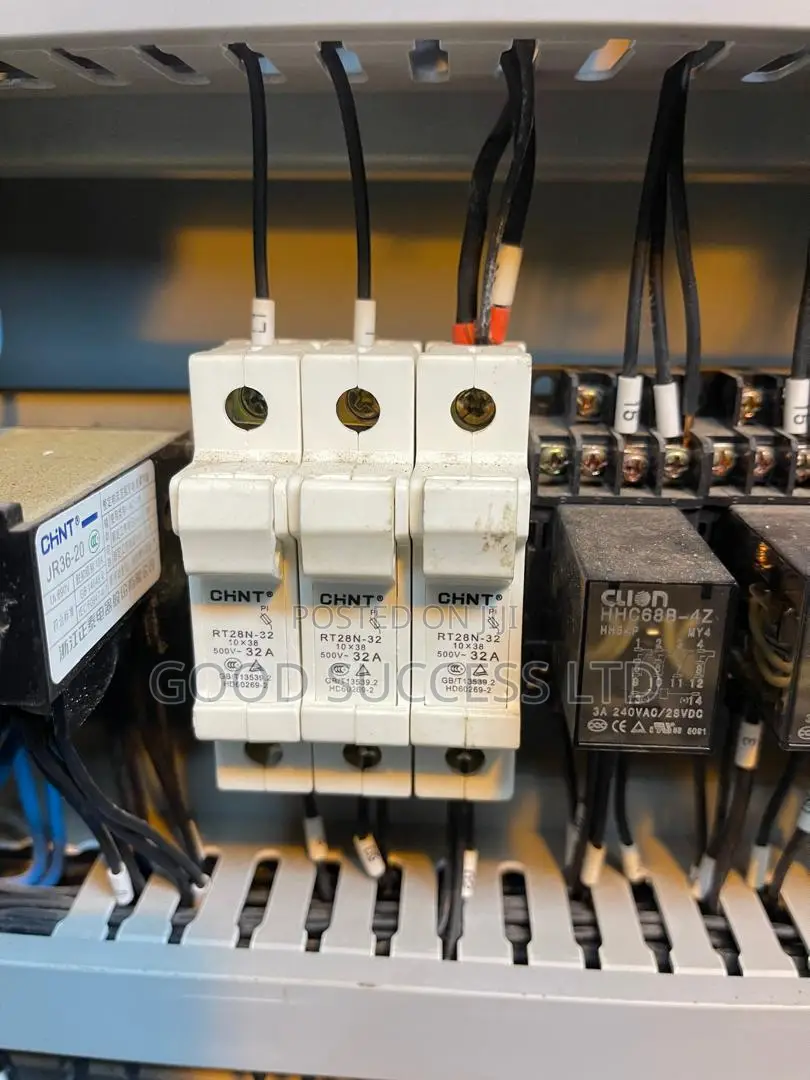 RT28N-32 (Fuse)