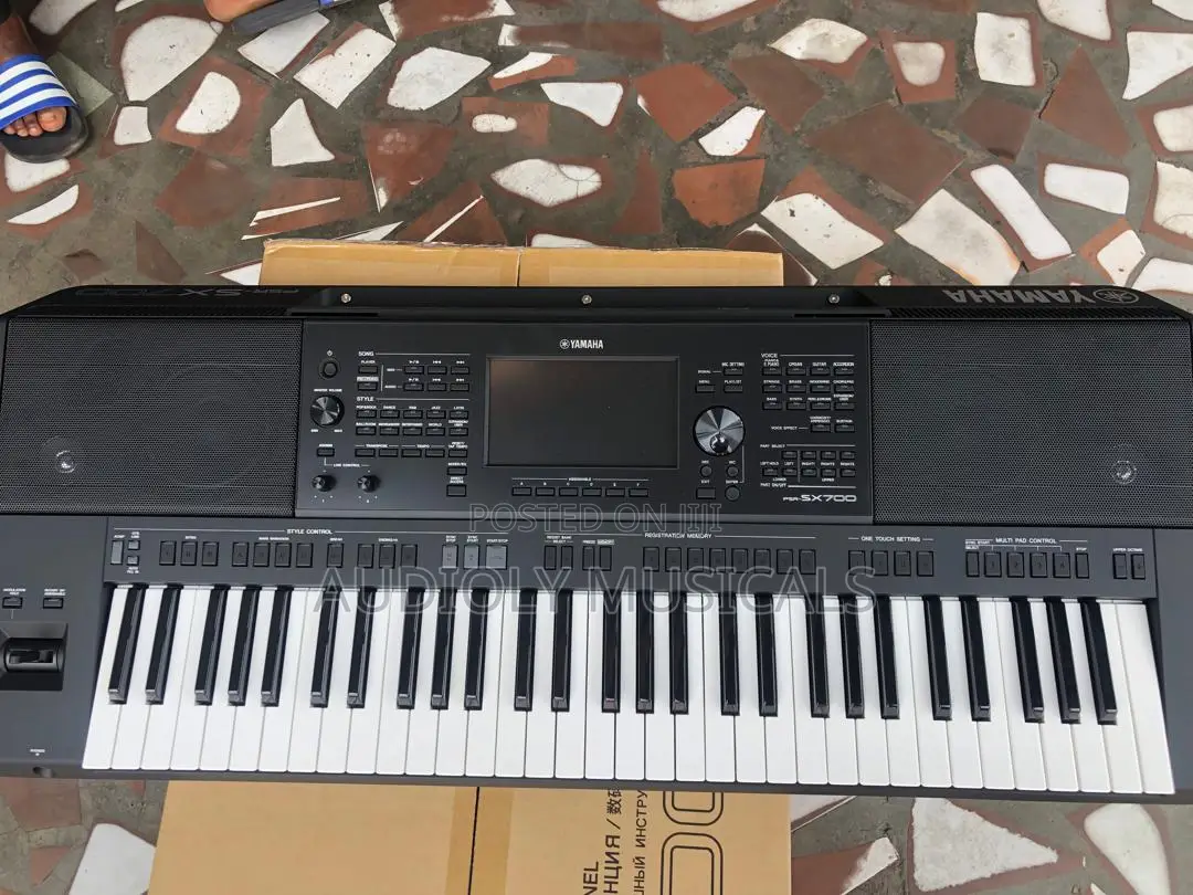 Yamaha Psrsx700 Synthesizer Arranger Workstation Keyboard