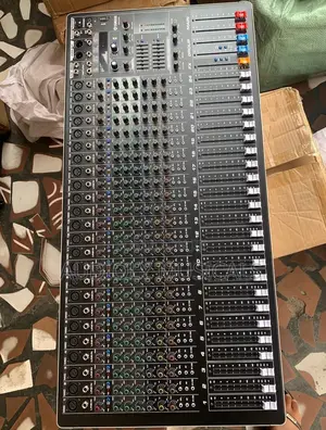 Yamaha SMX-2400 24channel Raw Mixer