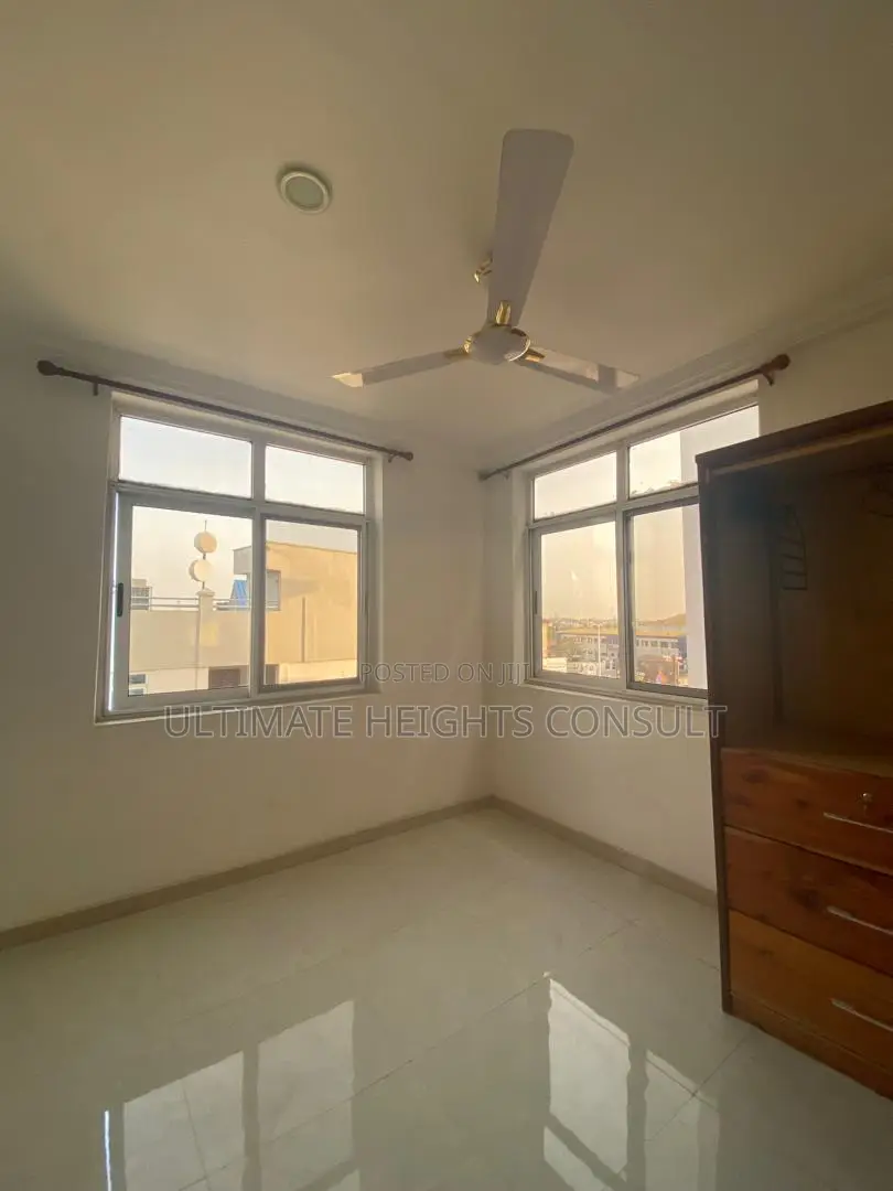3bdrm Apartment in Dzorwulu, Dworwulu for rent