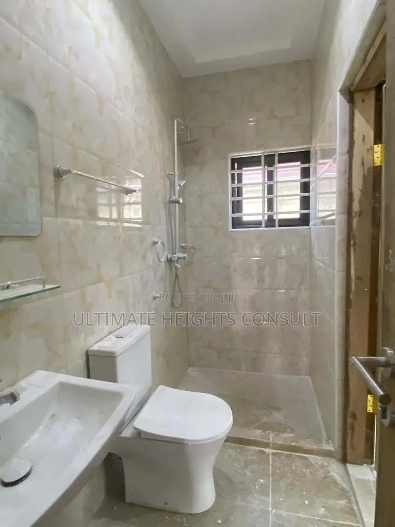 3bdrm House in Ablekuma Odumase for sale