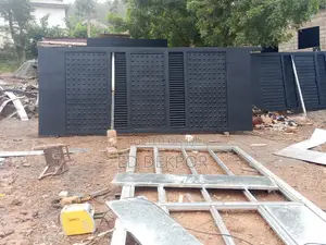 PLS Gate Sliding