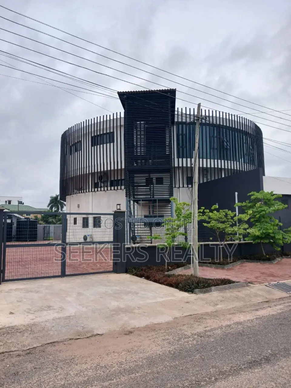 Office Space for Rent at Abelemkpe