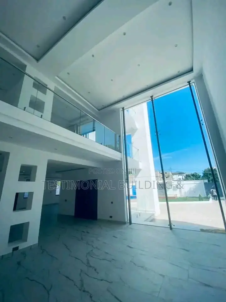 8bdrm House in Testimonial Building, Adjiriganor for sale