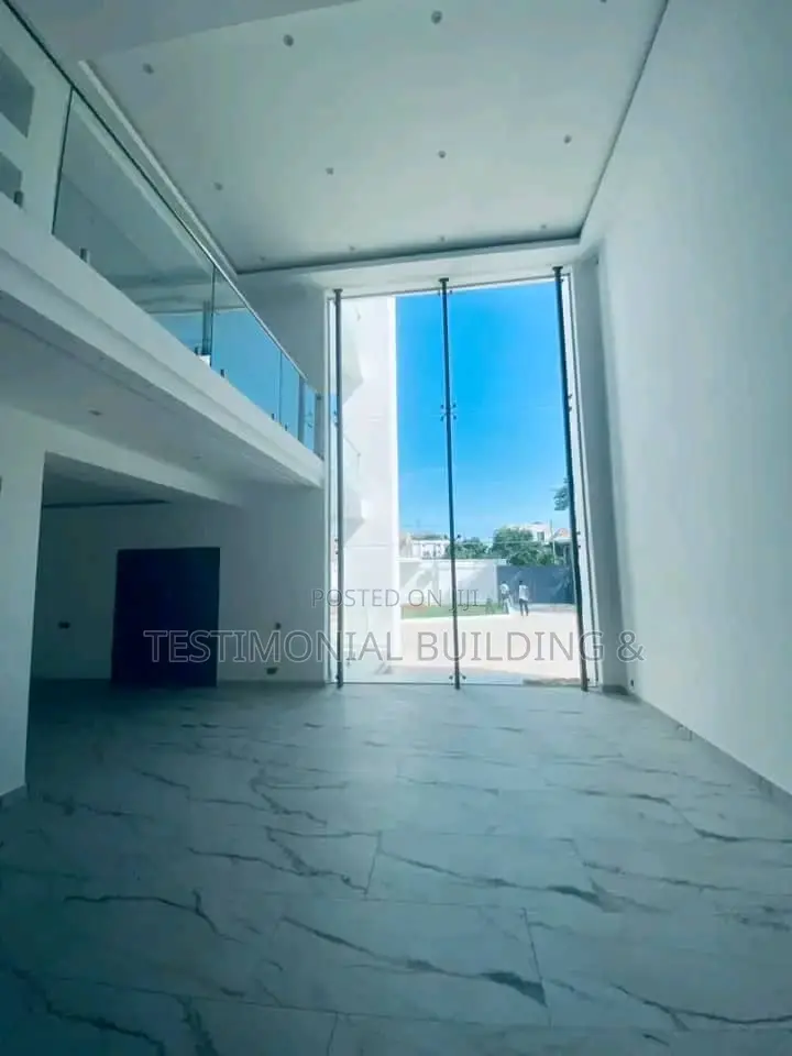 8bdrm House in Testimonial Building, Adjiriganor for sale