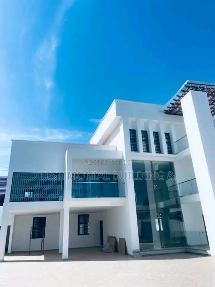 8bdrm House in Testimonial Building, Adjiriganor for sale