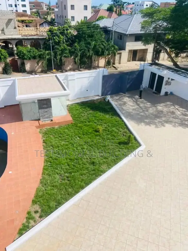 8bdrm House in Testimonial Building, Adjiriganor for sale